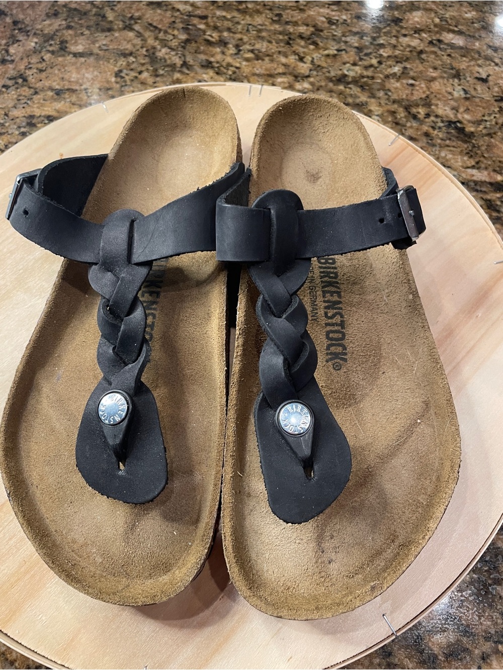 Women’s braided Gizeh Birkenstock